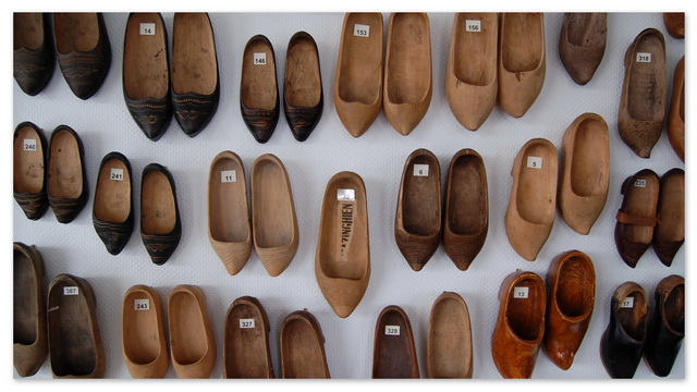 Découverte des collections de sabots du monde entier